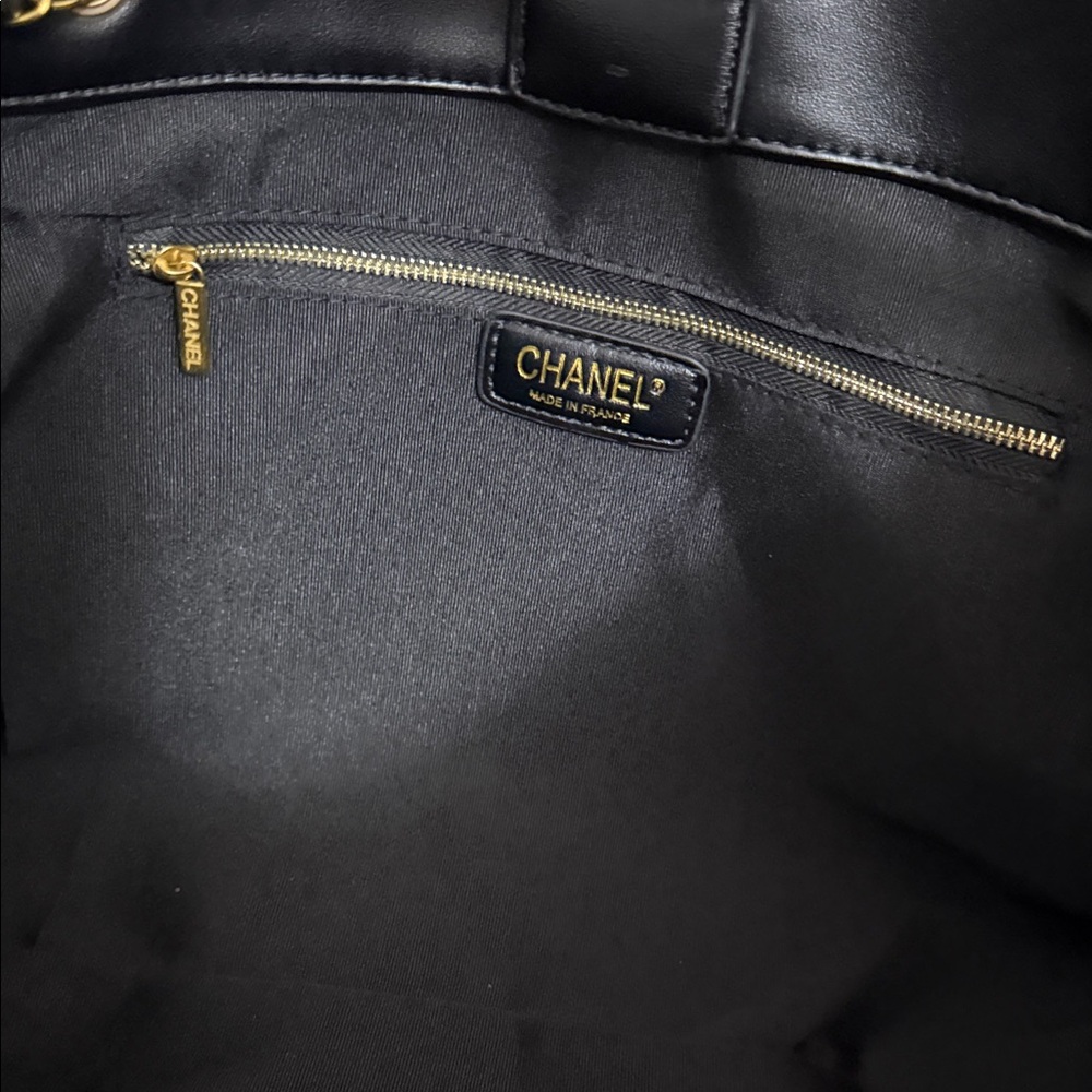 CHANEL VIP Black Quilted Shoulder Bag with Gold Hardware - Picture 8 of 12